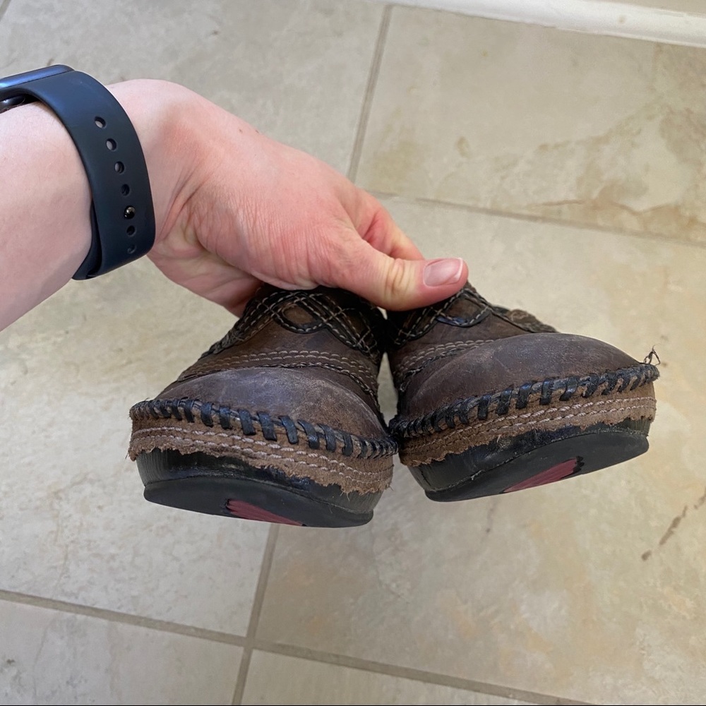 Clarks Artisan Collection Patterned Clogs Size 6.5 - image 7